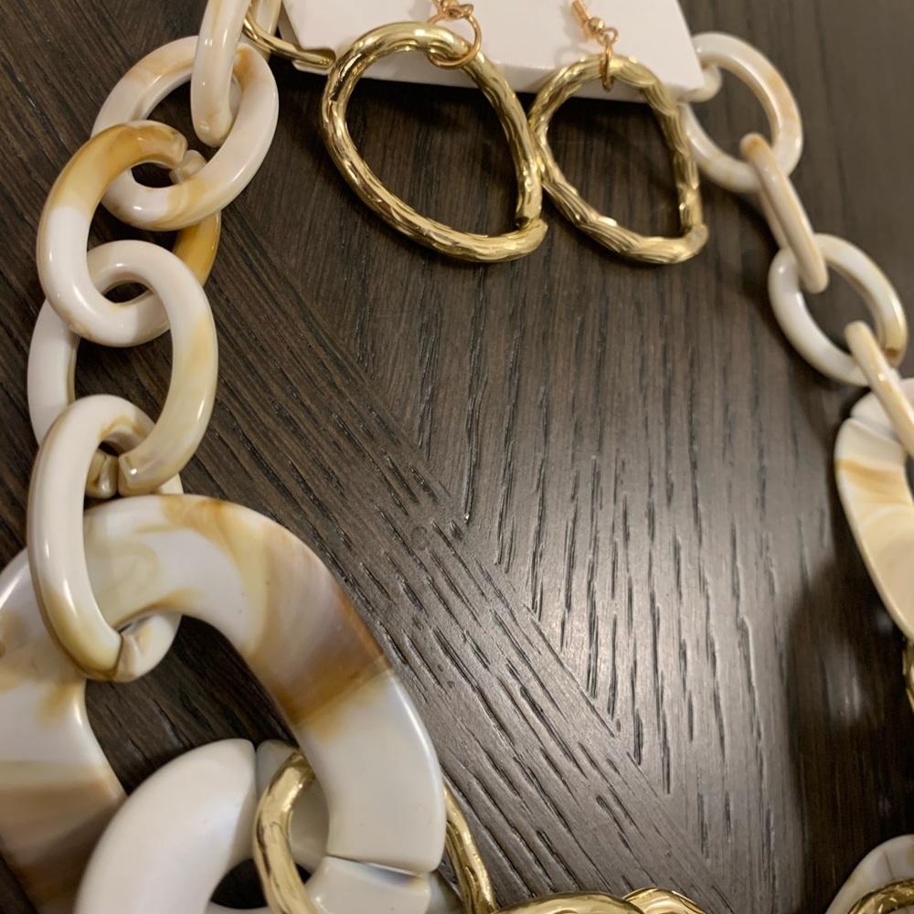🤩❤️ Beautiful necklace set ❤️🥰 - Picture 3 of 3